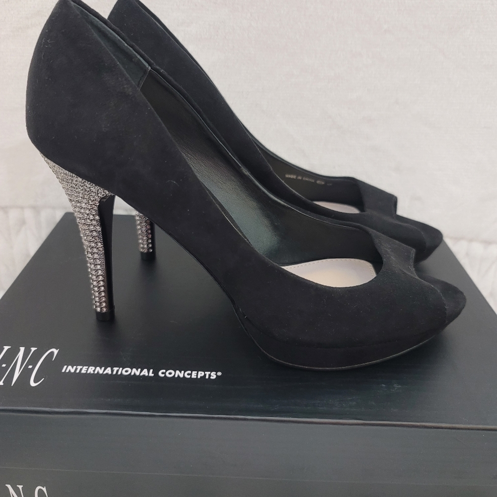Heels - Picture 5 of 6
